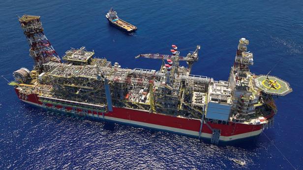 Gas-Plattform im Mittelmeer