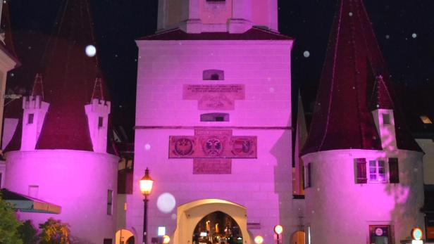 Kremser Sehenswürdigkeiten leuchten im Oktober in Pink