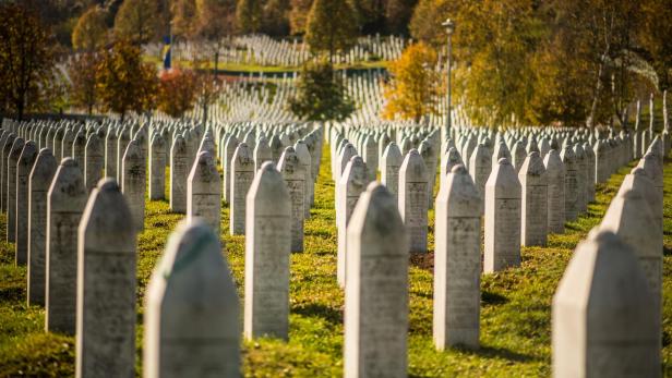 Aufstand gegen eine Doku, die Genozid in Srebrenica verharmlosen soll