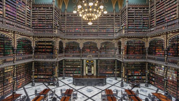 Die prachtvolle, historische Bibliothek Real Gabinete Português de Leitura in Rio de Janeiro.