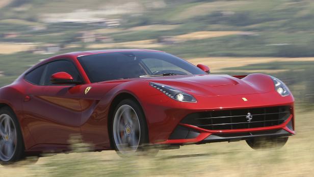 Ferrari F12: Superlativ auf Rädern