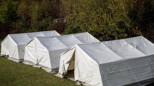Asyl-Zelte: St. Georgen prüft Widerstand mit Bescheid nach Tiroler Vorbild