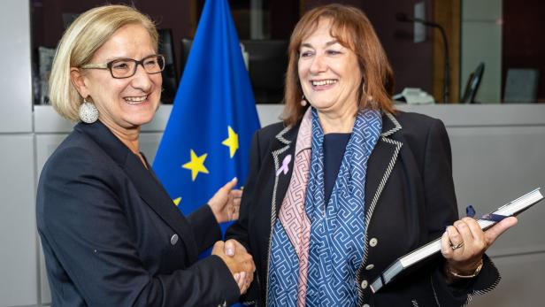 LH Johanna Mikl-Leitner mit der EU-Kommissarin Dubravka Suica
