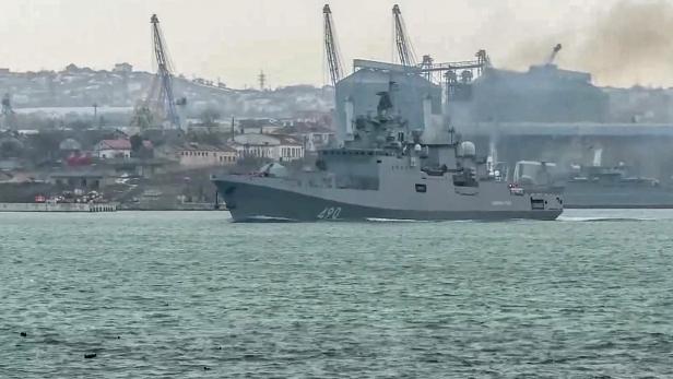 Russisches Kriegsschiff soll durch Drohnenangriff beschädigt worden sein