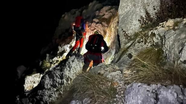 Duo in Dunkelheit von Klettersteig in der Rax gerettet