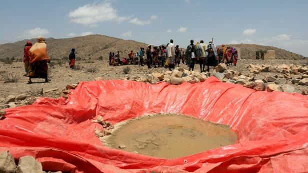 Versuche in Somaliland, Wasser zu sammeln