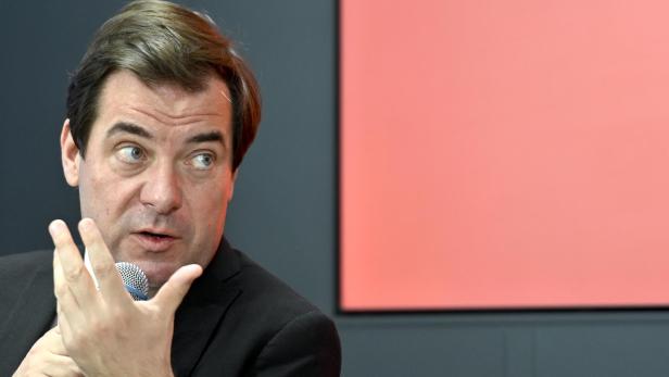 Rainer Nowak stellt Leitungsfunktionen bei der „Presse“ vorerst ruhend.