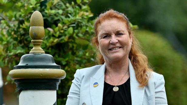 Sarah Ferguson strahlt in die Kamera