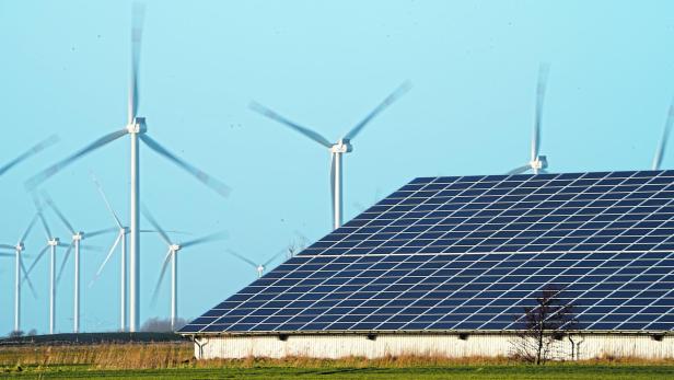 Bundestag - Gesetze zu Erneuerbaren Energien und Windkraft