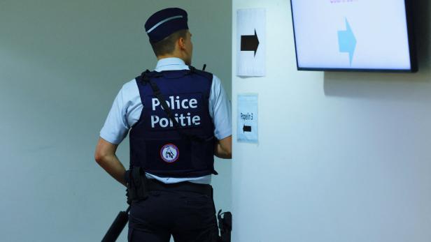 Polizist nach Messerangriff in Brüssel gestorben