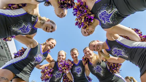 Cheerleader: Das gefährliche Leben von Frauen mit Pompons