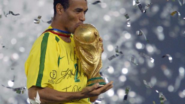 FILES-FBL-WC-2022-BRA-CAFU