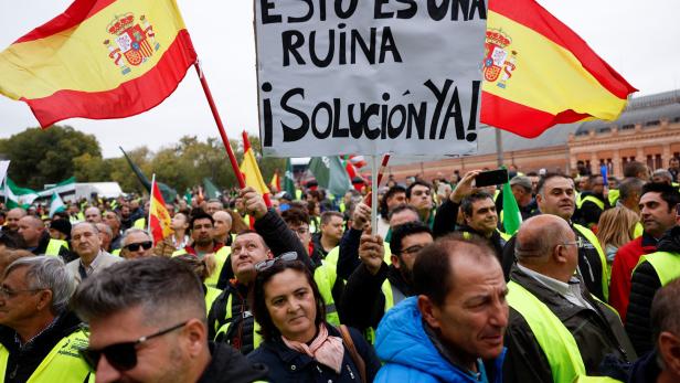 Spanische Lkw-Fahrer streikten erneut wegen hoher Kosten