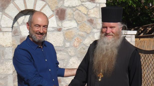 Foto aus dem Jahr 2017: Abt Paisios mit dem Schriftsteller Martin Neuberger.