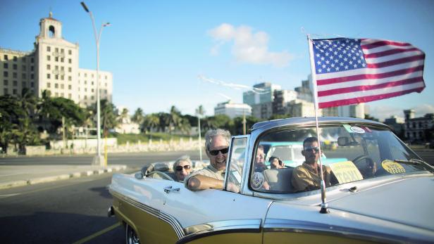 Amerikanische Touristen auf Kuba sind schon in großer Zahl da: Nun ebnen Havanna und Washington auch den Weg für US-Investitionen.
