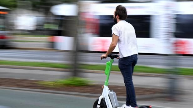 44.735 Strafen: Ein Jahr strengere E-Scooter-Regeln in Wien