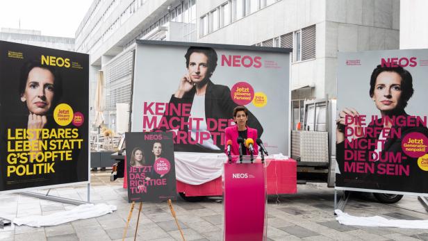 Landtagswahl in NÖ: Neos enthüllen Plakat-Geheimnis