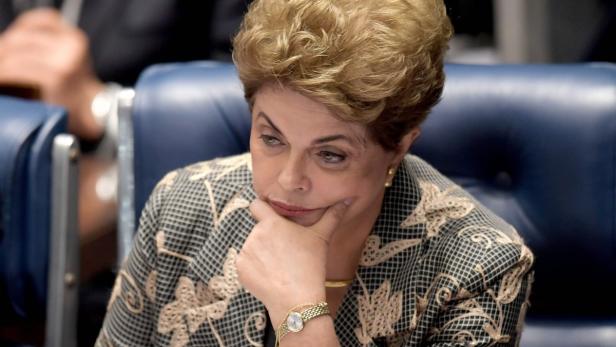 Die suspendierte Präsidentin Dilma Rousseff vor dem Senat