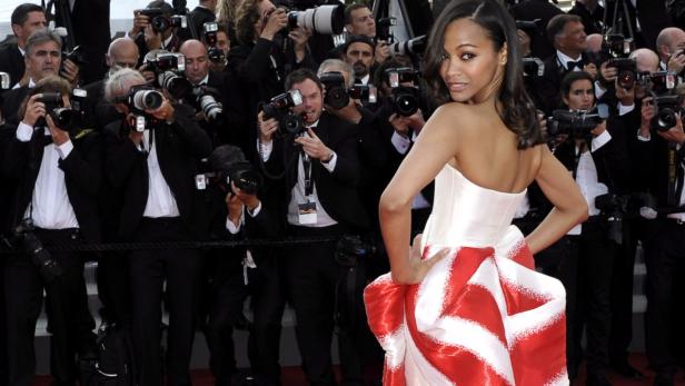 epa02736684 US actress Zoe Saldana arrives for the screening of &#039;The Tree of Life&#039; during the 64th Cannes Film Festival in Cannes, France, 16 May 2011. The movie by US director Terrence Malick is presented in the Official Competition of the film festival, running from 11 to 22 May. EPA/CHRISTOPHE KARABA