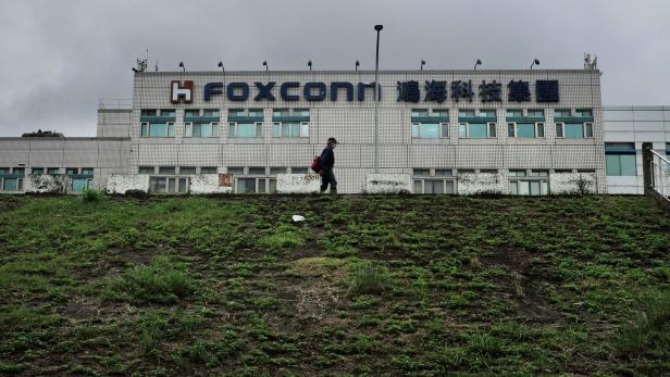 China: Ausschreitungen bei Lockdown-Protesten in weltgrößter iPhone-Fabrik