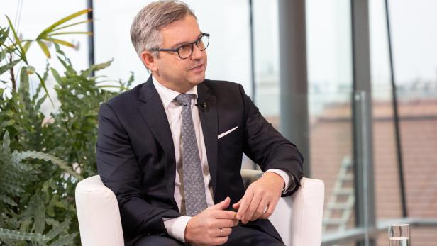 Fernsehinterview mit  Finanzminister Magnus Brunner