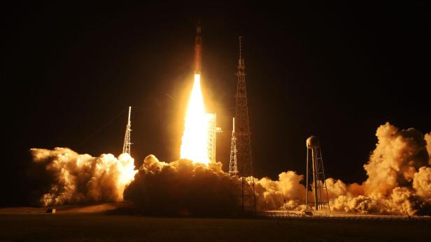 US-ARTEMIS-I-LAUNCHES-AFTER-SEVERAL-FAILED-ATTEMPTS