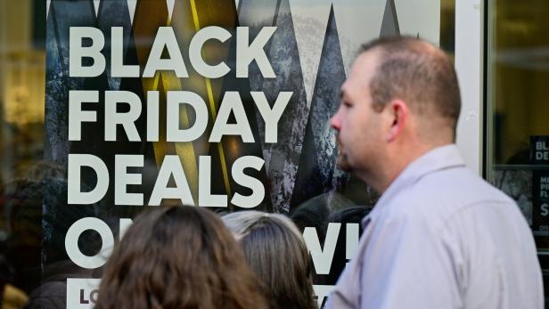 Start fürs Weihnachtsgeschäft: Black Friday zwischen Rabattschlacht und Inflation