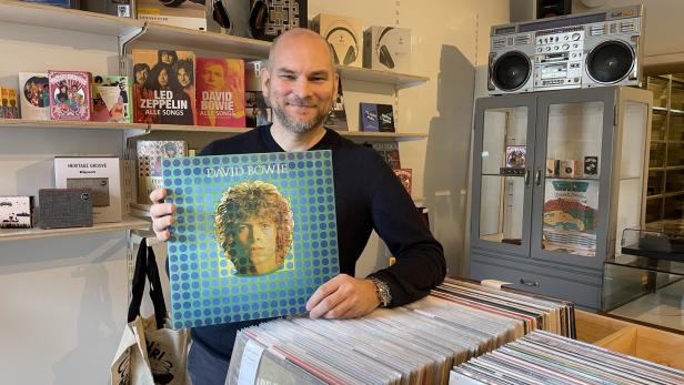 Vinyl-Rückkehr:  Mödlings Vizebürgermeister eröffnet Plattenladen