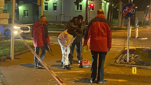Schüsse in St. Pölten: Fluchtwagen sichergestellt, Kennzeichen gestohlen