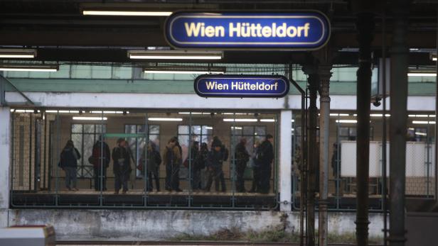 Schulweg-Chaos nach Hochwasser: Kinder auf stundenlangen Odysseen