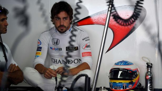 Fernando Alonso: &quot;Die Autos sind schwer. Wir haben keinen Grip&quot;.