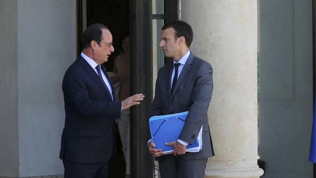 Präsent Francois Hollande mit Emmanuel Macron