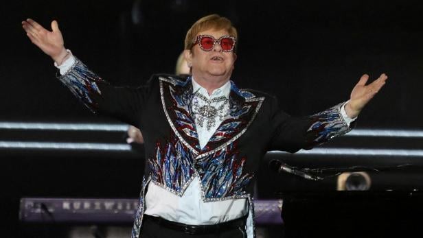 FILE PHOTO: Elton John wraps up the U.S. leg of his Yellow Brick Road tour in Los Angeles