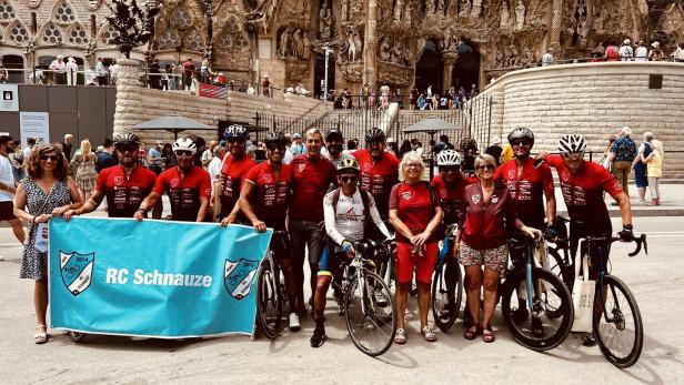 Radclub aus NÖ fuhr für guten Zweck bis nach Barcelona