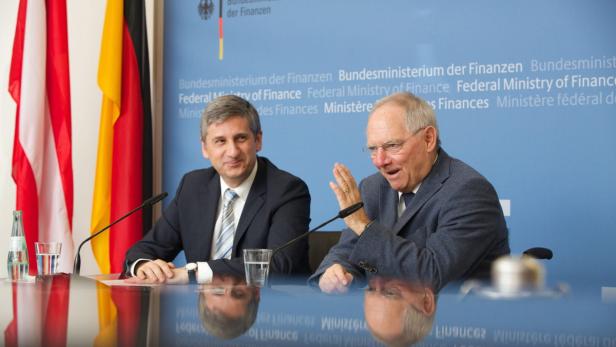 Die atmosphärischen Störungen sind ausgeräumt – Michael Spindelegger und Wolfgang Schäuble nach dem Arbeitstreffen in Berlin.
