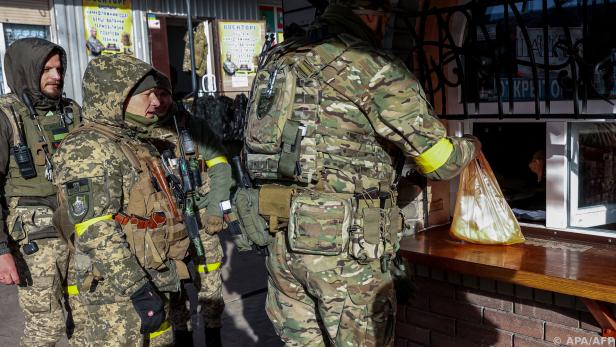 US-Geheimdienst: Kämpfe in Ukraine gehen verlangsamt weiter