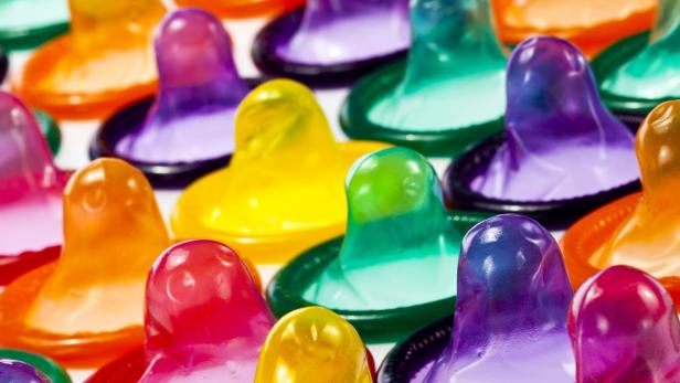 Sex am Strand: Was man über Kondome, Meer und Sand wissen sollte
