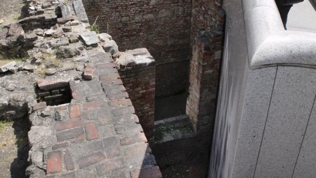 Mann stürzt in römische Ausgrabung in der Wiener Innenstadt