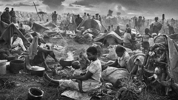 Vom Hunger geplagt, von der Angst verfolgt: Flüchtlinge aus Ruanda in Tansania (1994).