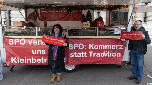 Advent-Protest gegen den "neuen" Christkindlmarkt am Rathausplatz