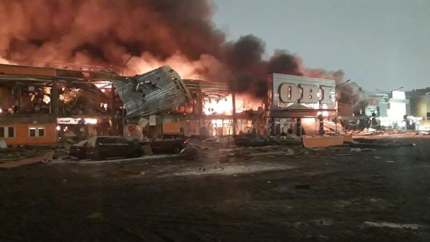Alter Obi-Baumarkt brannte in Moskauer Einkaufszentrum