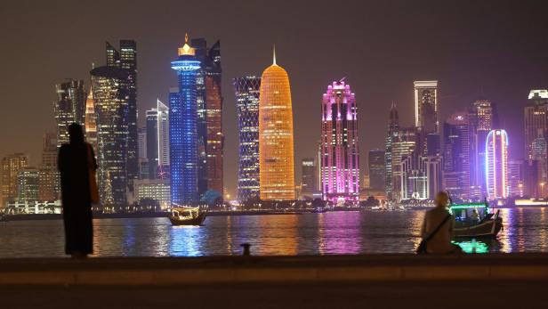 Trotz Kritik: Österreichs Unternehmen wollen in Katar am Ball bleiben