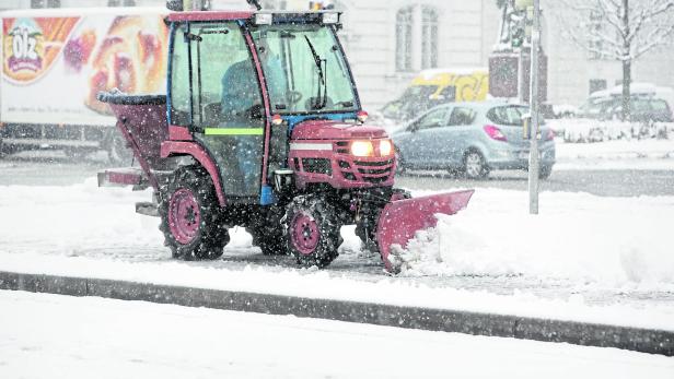 Schnee in Wien: 1.400 Mitarbeiter stehen seit Samstag bereit für den Räumungseinsatz