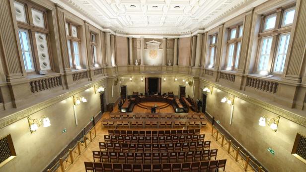 THEMENBILD: GROSSER SCHWURGERICHTSSAAL IM WIENER LANDESGERICHT