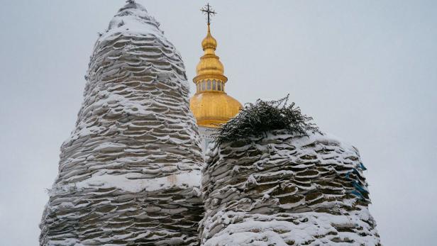 Sandsäcke zum Schutz in Kiew
