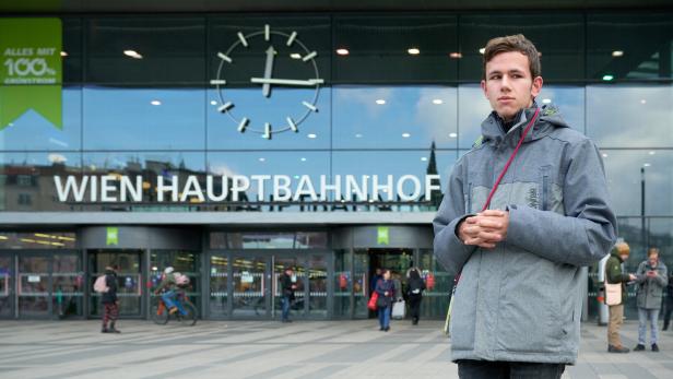 Auf der „Watchlist“: An den 20-jährigen Salzburger dürfen von ÖBB-Zugbegleitern keine Gutscheine mehr ausgehändigt werden.