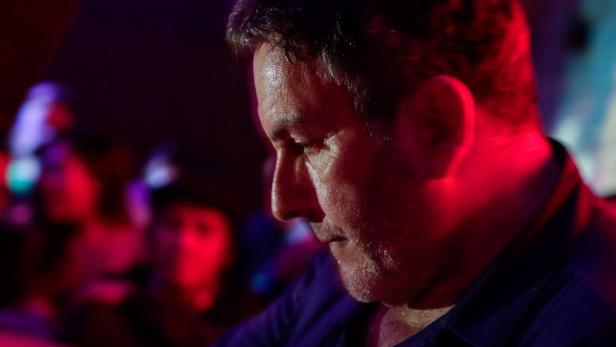 Terry Hall performs DJ set in Manila Terry Hall performs DJ set in Manila