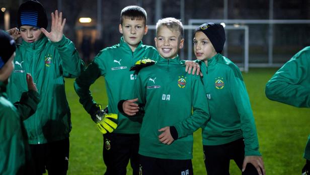 10-year-old Ukrainian refugee Danylo continues to play soccer in Vienna