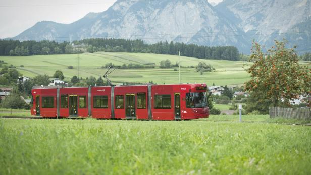 Nach Entgleisung: Stubaitalbahn fährt wieder