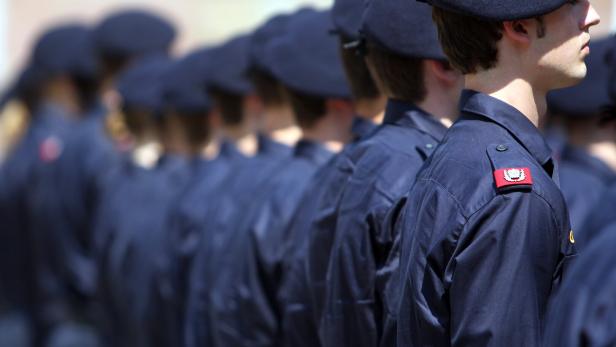 Lieferengpässe: Polizisten warten teils Monate auf Uniform